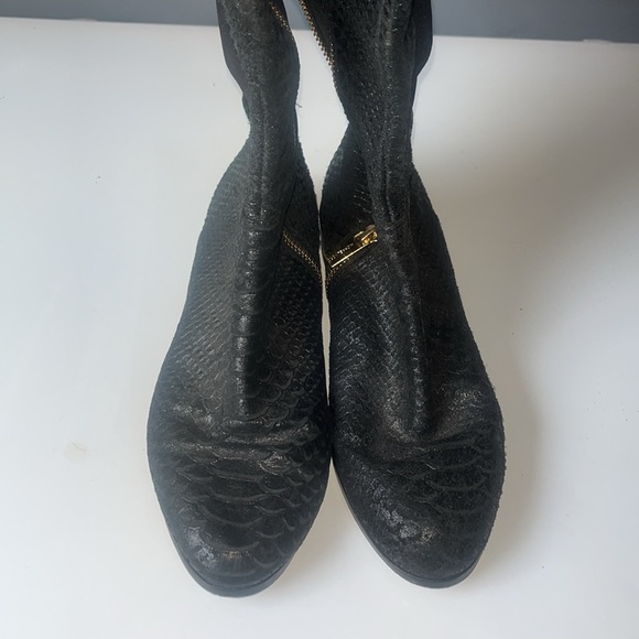 3/$15. MK Knee length leather boots 7 - Picture 3 of 8